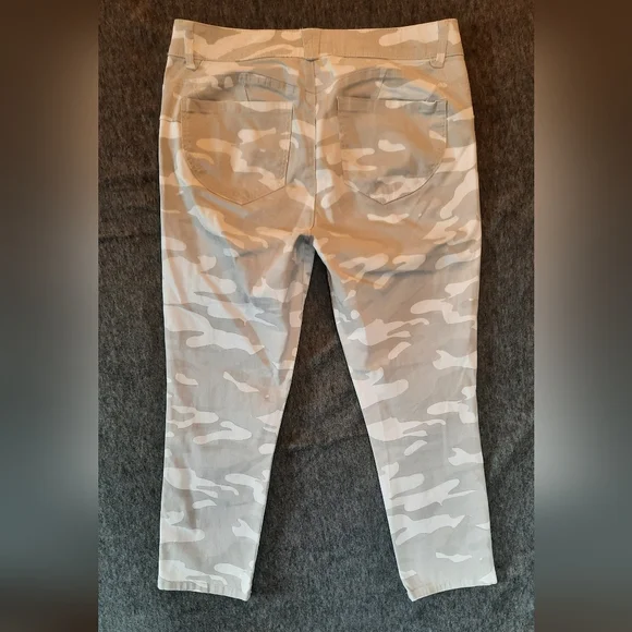 Democracy Camouflage Zip Pants - Picture 9 of 14